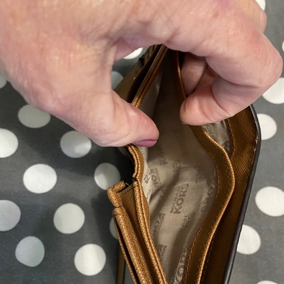 100% Authentic Michael Kors women’s wallet - Picture 4 of 10